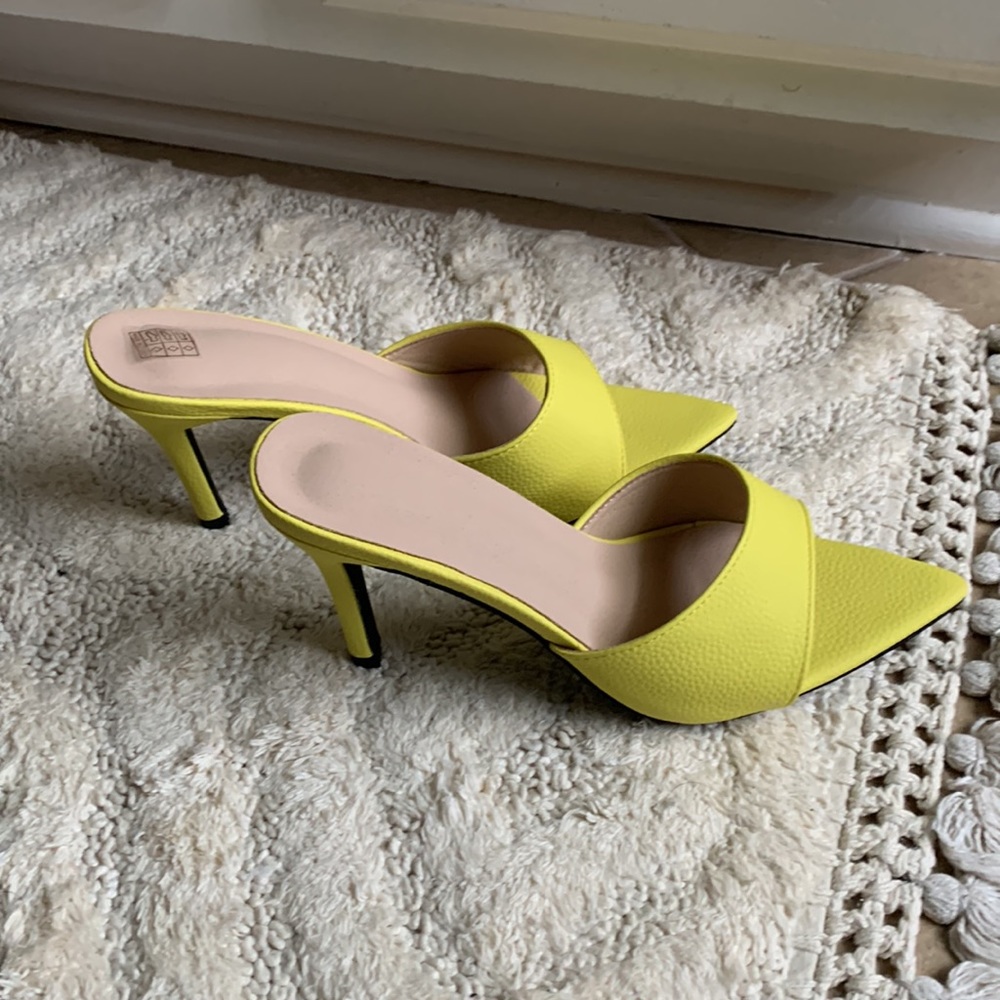 Beautiful sandals - Picture 4 of 7